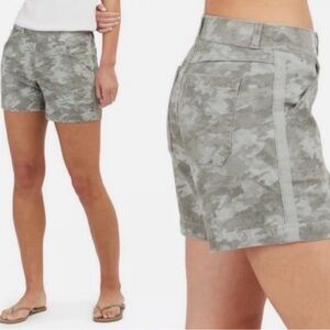 Spanx Stretch Camouflage Pull-On Twill Shorts - Size XL
